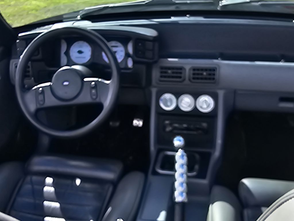 Photo 22 of this FORD MUSTANG
