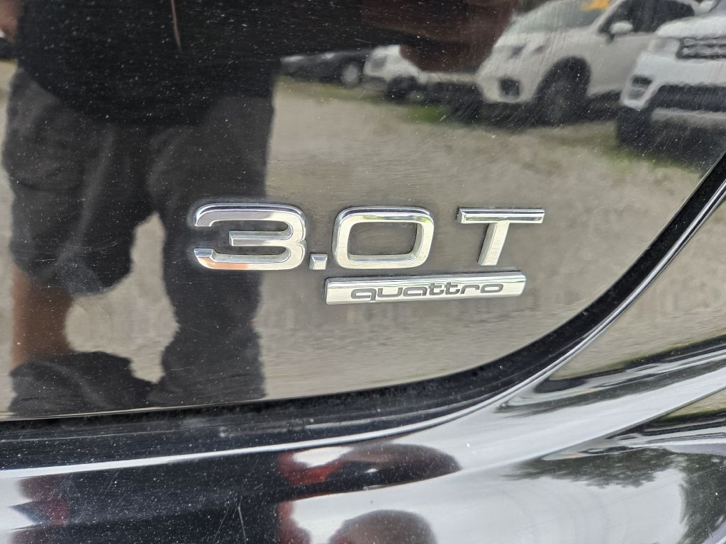 Photo 11 of this AUDI A6