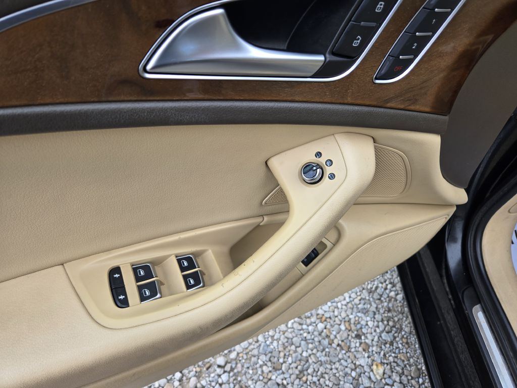 Photo 14 of this AUDI A6