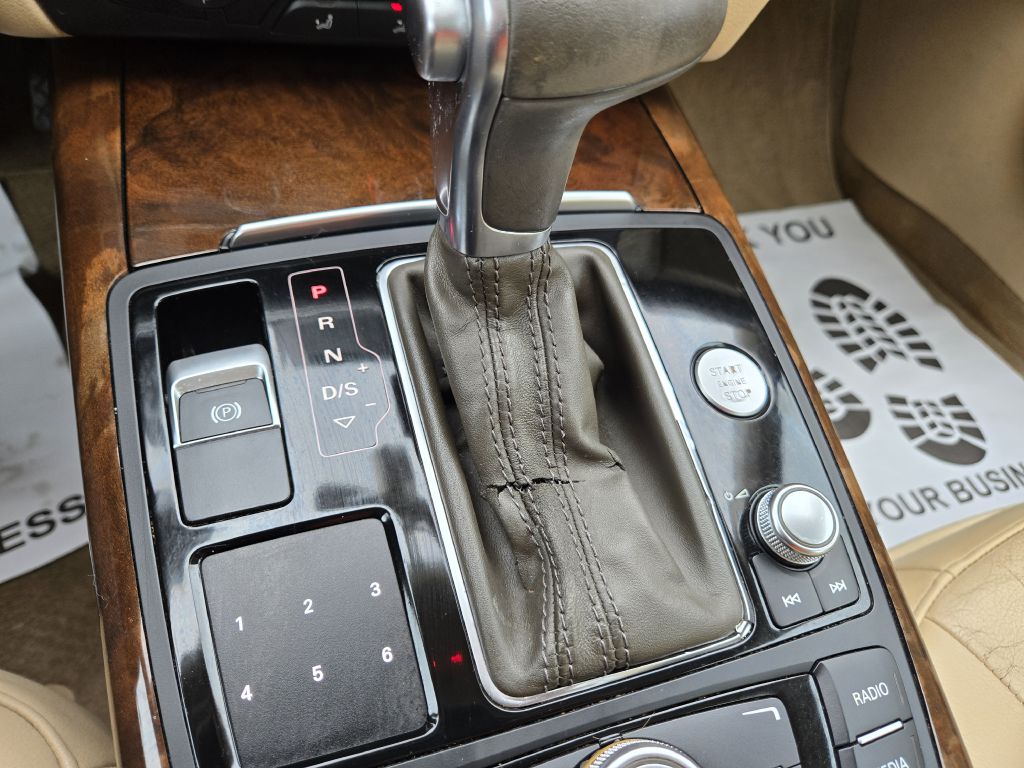 Photo 21 of this AUDI A6