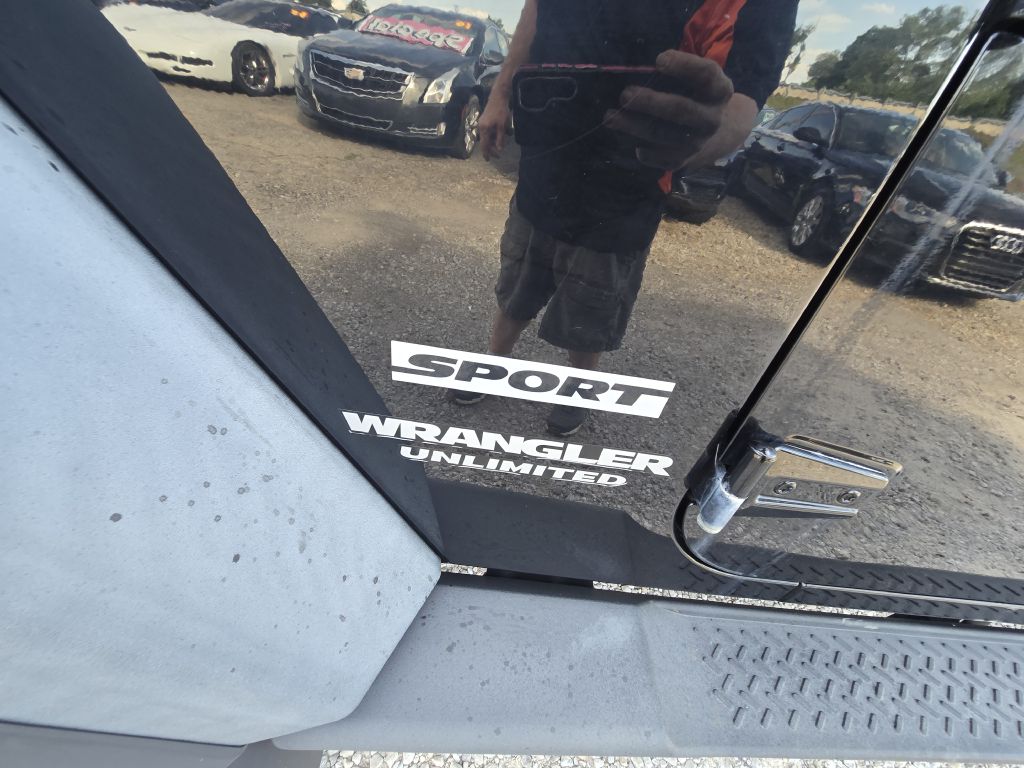 Photo 11 of this JEEP WRANGLER UNLIMI