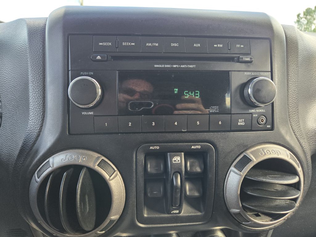 Photo 23 of this JEEP WRANGLER UNLIMI
