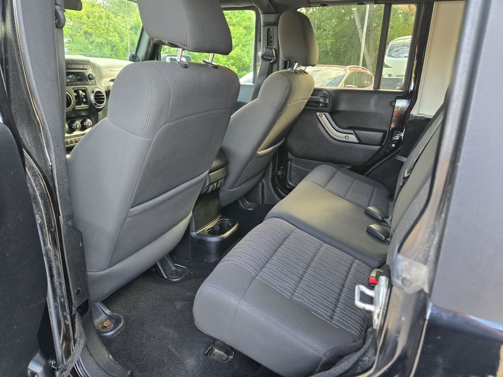 Photo 24 of this JEEP WRANGLER UNLIMI