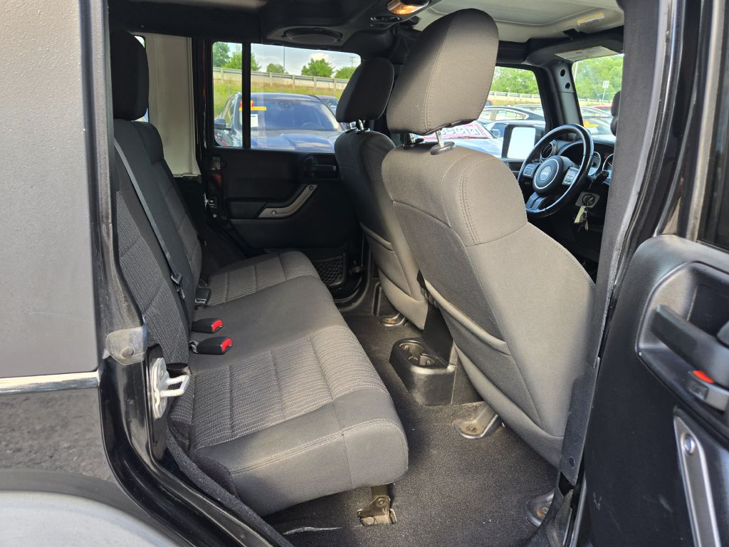 Photo 25 of this JEEP WRANGLER UNLIMI