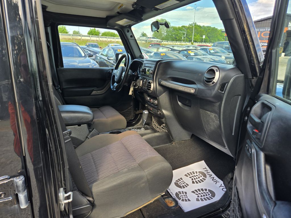 Photo 26 of this JEEP WRANGLER UNLIMI