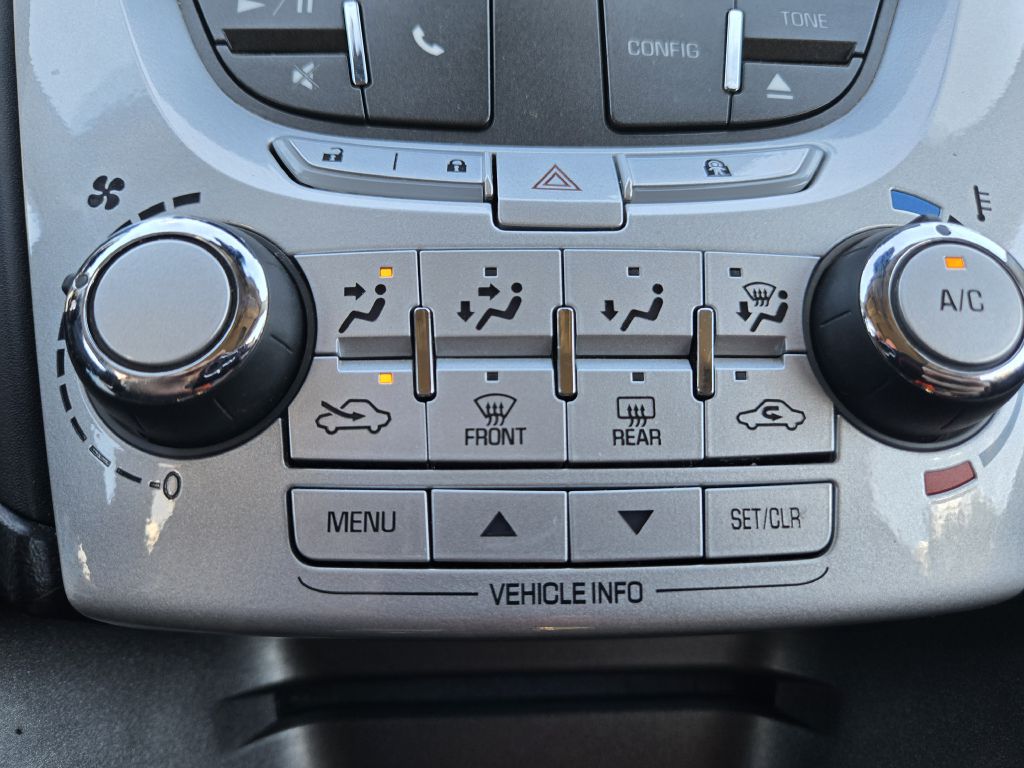 Photo 23 of this CHEVROLET EQUINOX