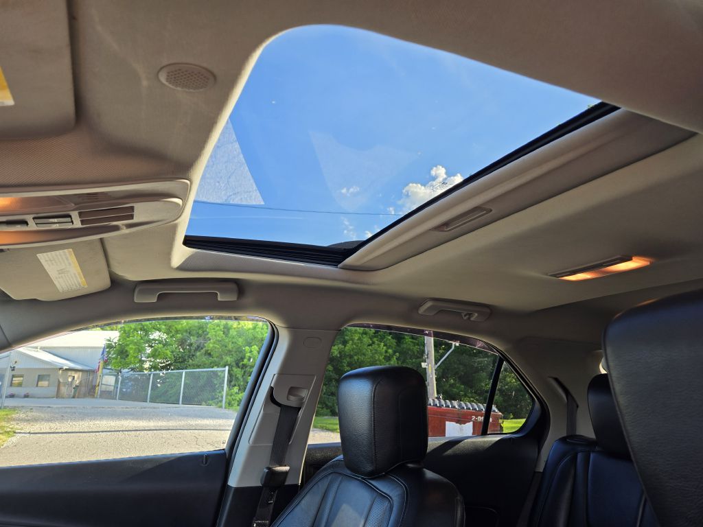 Photo 28 of this CHEVROLET EQUINOX