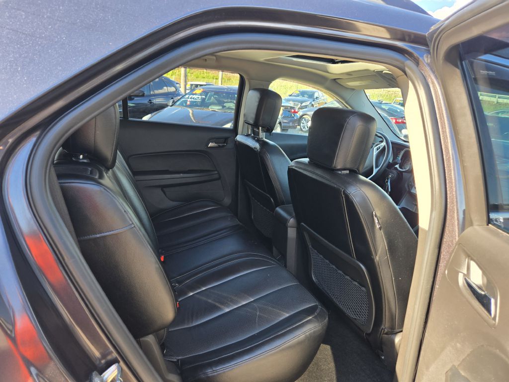 Photo 30 of this CHEVROLET EQUINOX