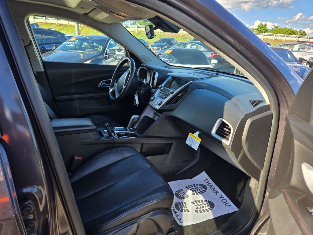 Photo 31 of this CHEVROLET EQUINOX