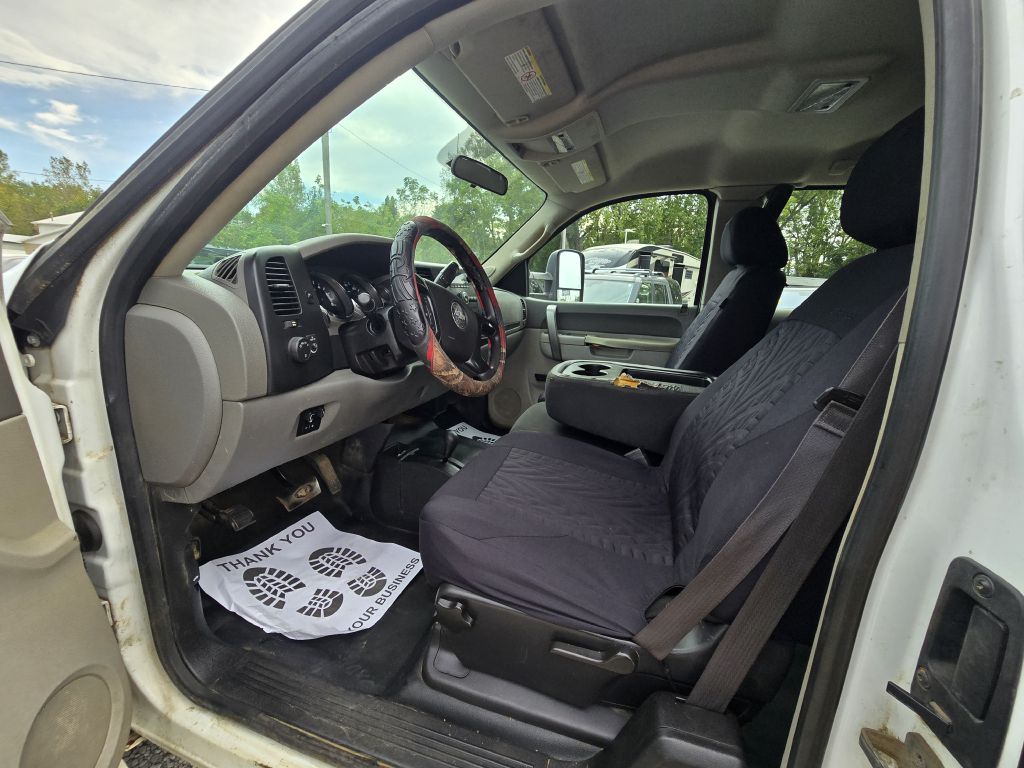 Photo 13 of this CHEVROLET SILVERADO 2500