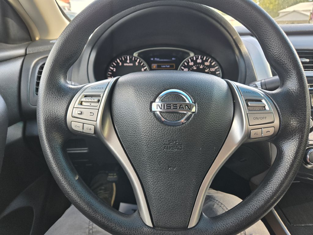 Photo 14 of this NISSAN ALTIMA