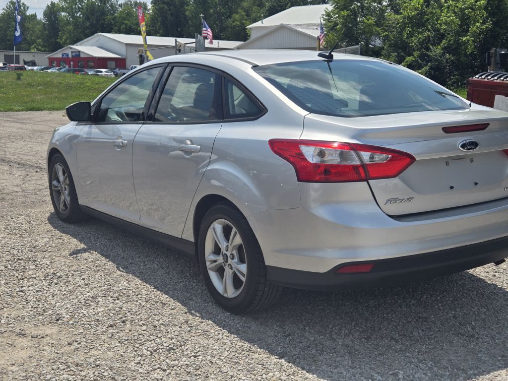 Photo 7 of this FORD FOCUS