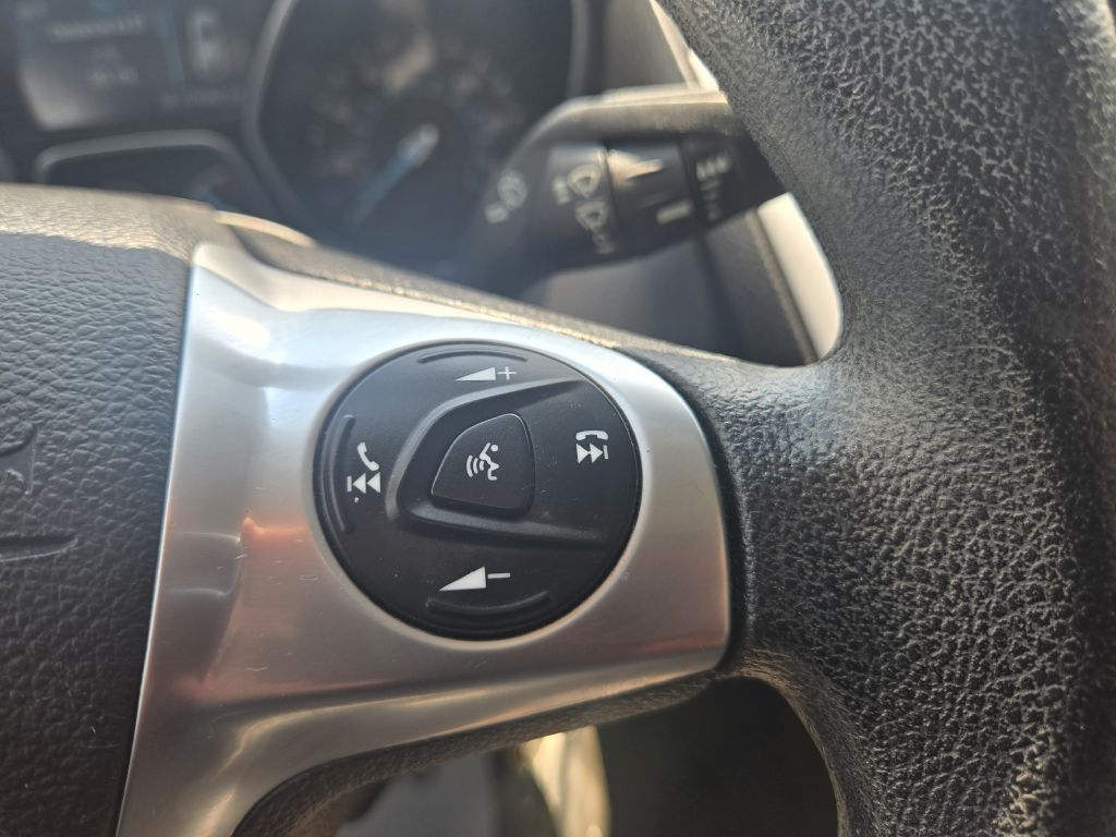 Photo 18 of this FORD FOCUS