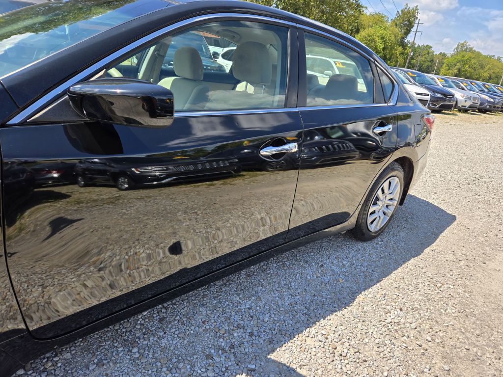 Photo 9 of this NISSAN ALTIMA