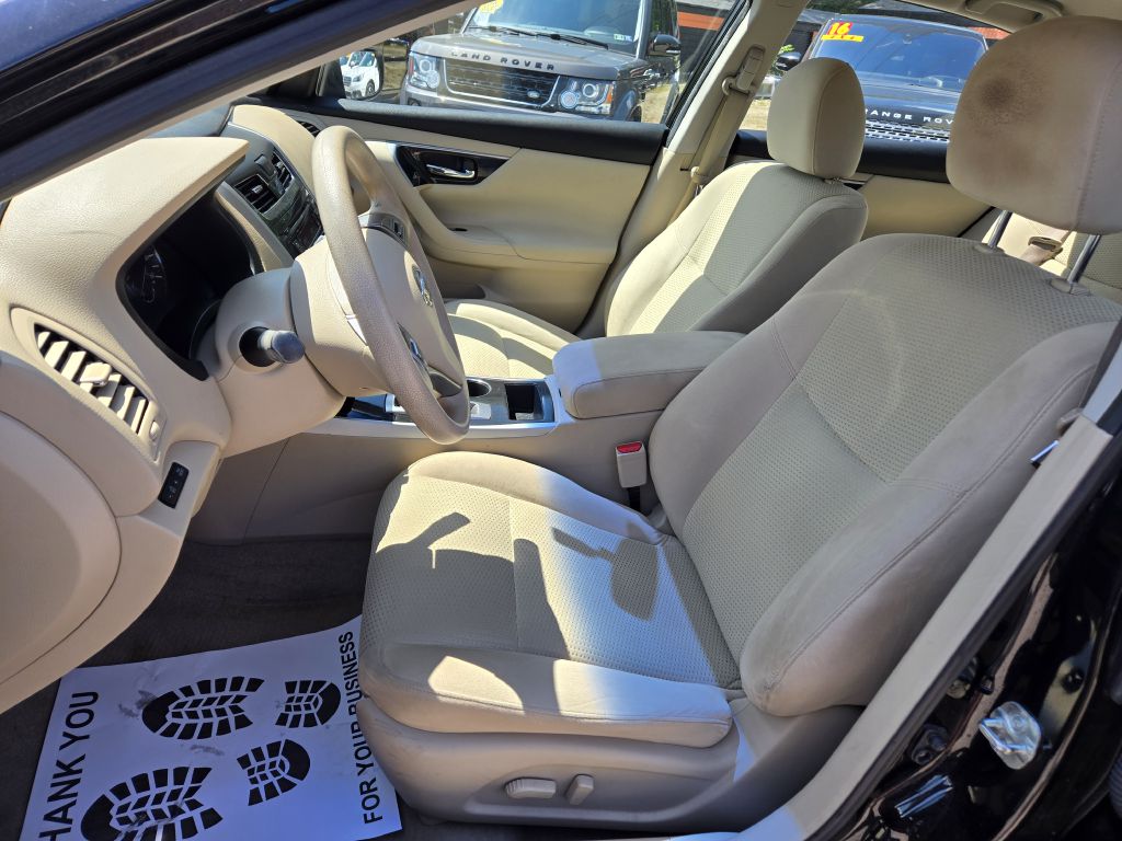 Photo 13 of this NISSAN ALTIMA