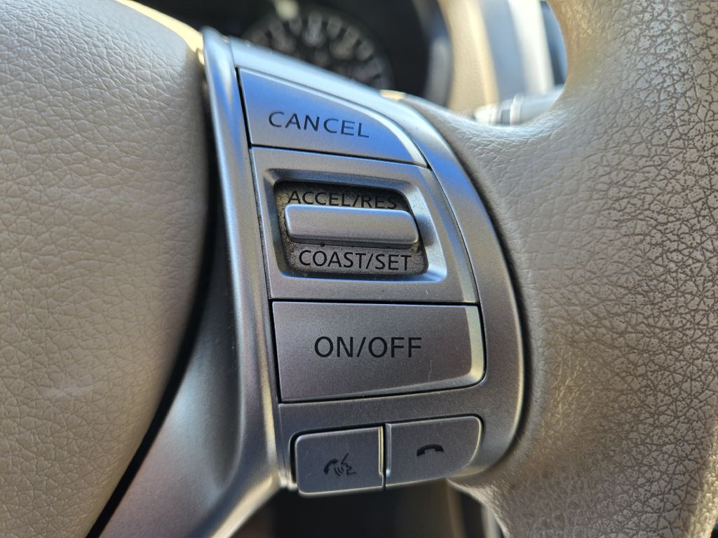 Photo 17 of this NISSAN ALTIMA