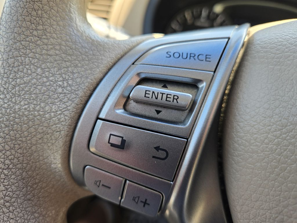Photo 18 of this NISSAN ALTIMA