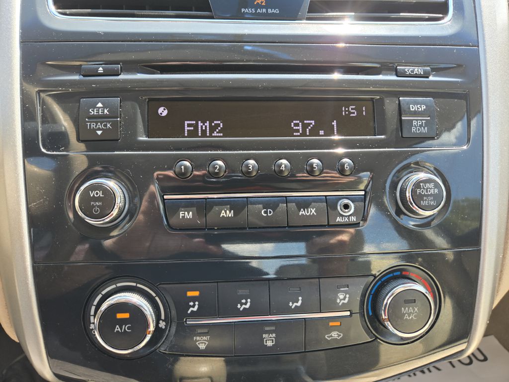 Photo 21 of this NISSAN ALTIMA