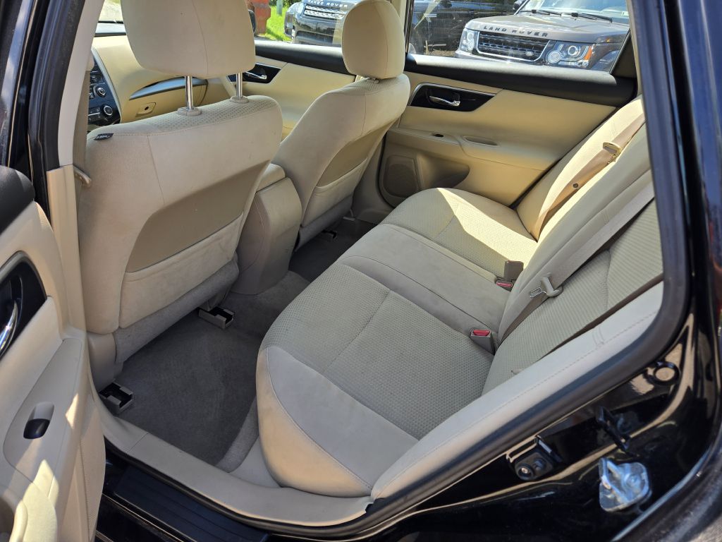 Photo 22 of this NISSAN ALTIMA