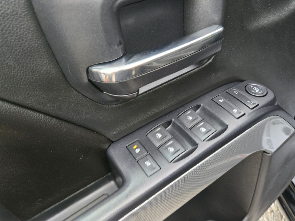 Photo 14 of this CHEVROLET SILVERADO 1500