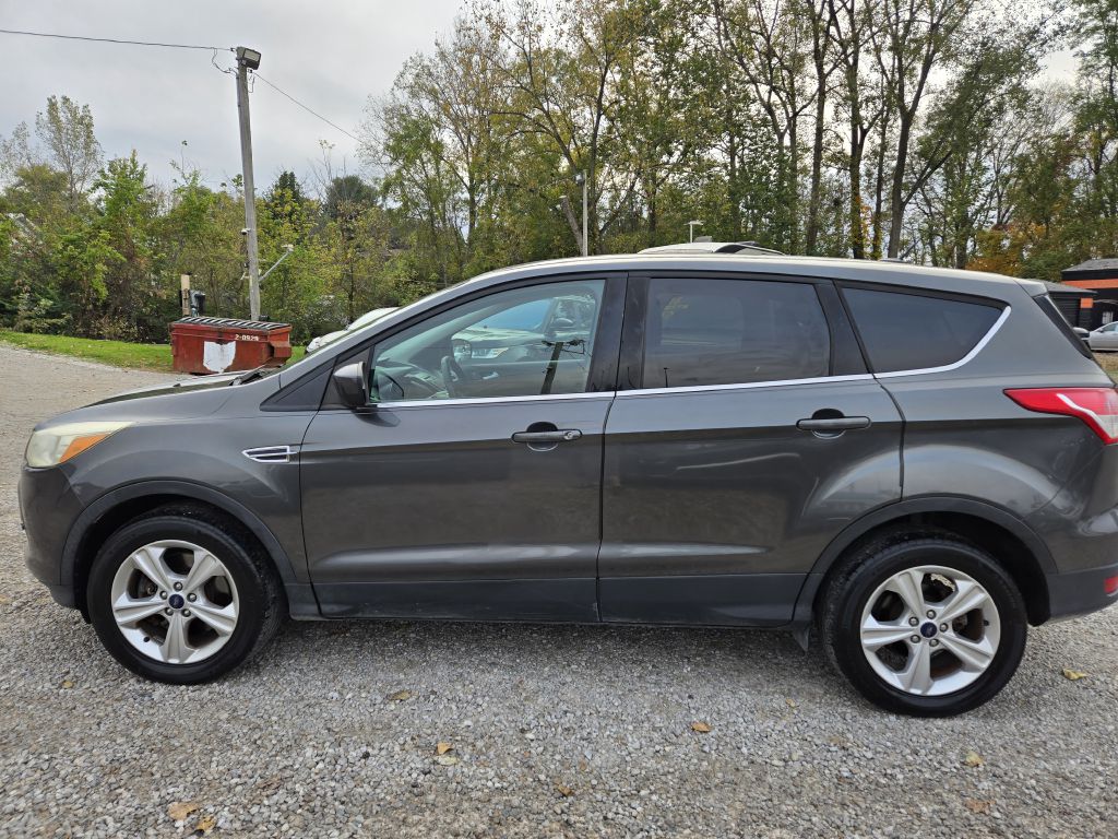 Photo 8 of this FORD ESCAPE