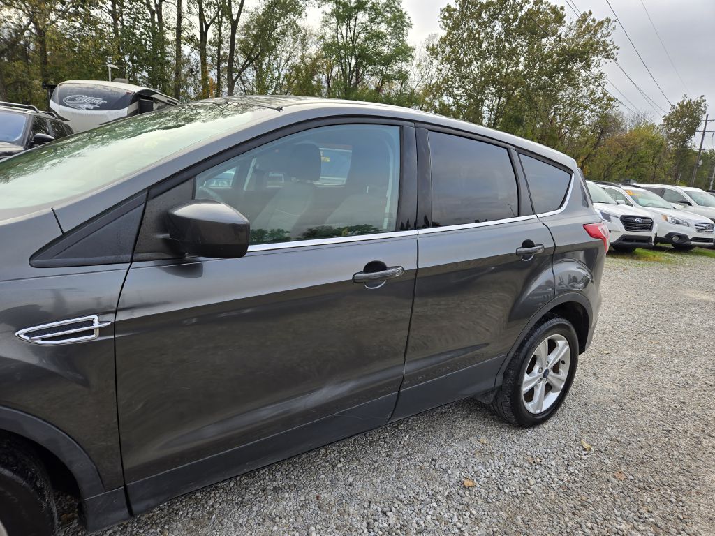 Photo 9 of this FORD ESCAPE