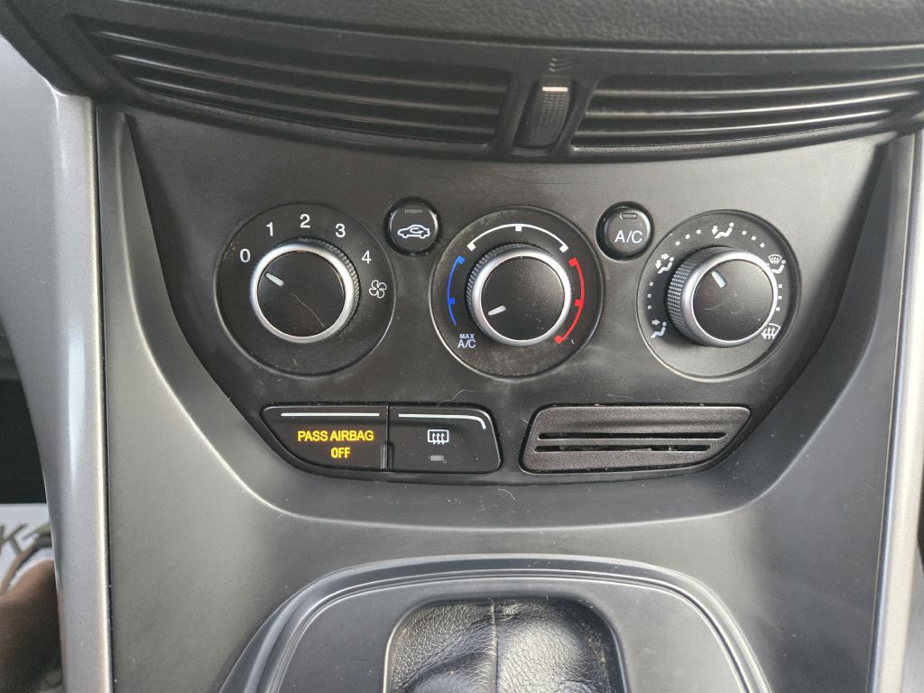 Photo 21 of this FORD ESCAPE