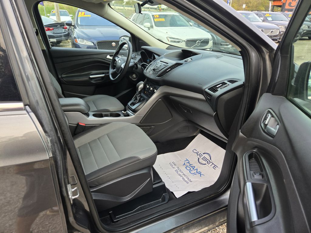Photo 25 of this FORD ESCAPE