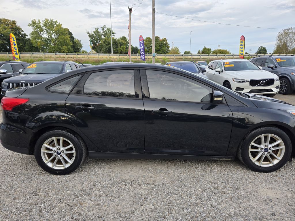 Photo 4 of this FORD FOCUS