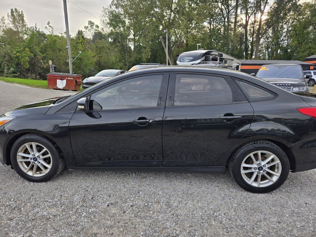 Photo 8 of this FORD FOCUS