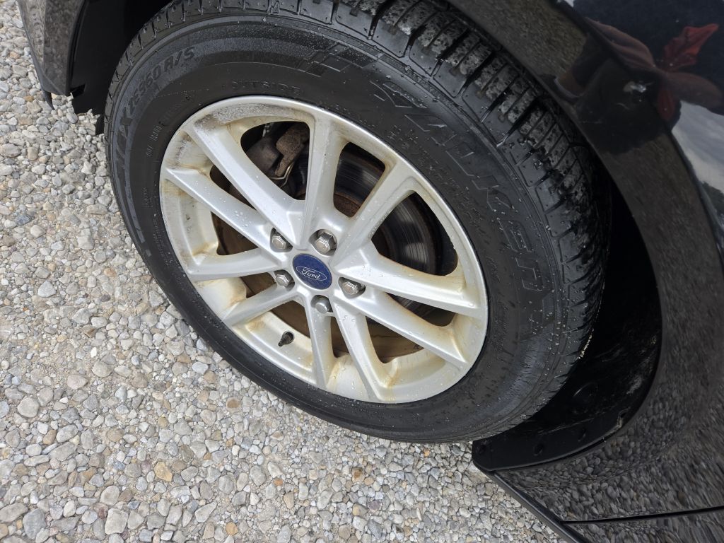 Photo 10 of this FORD FOCUS