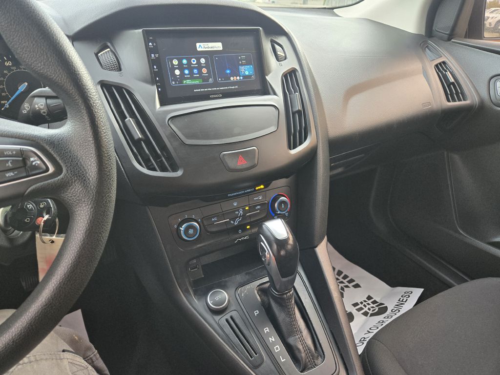 Photo 16 of this FORD FOCUS