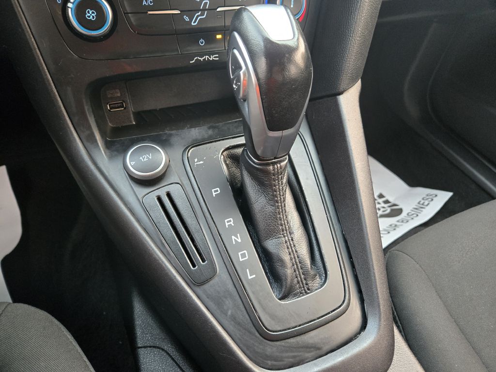 Photo 20 of this FORD FOCUS