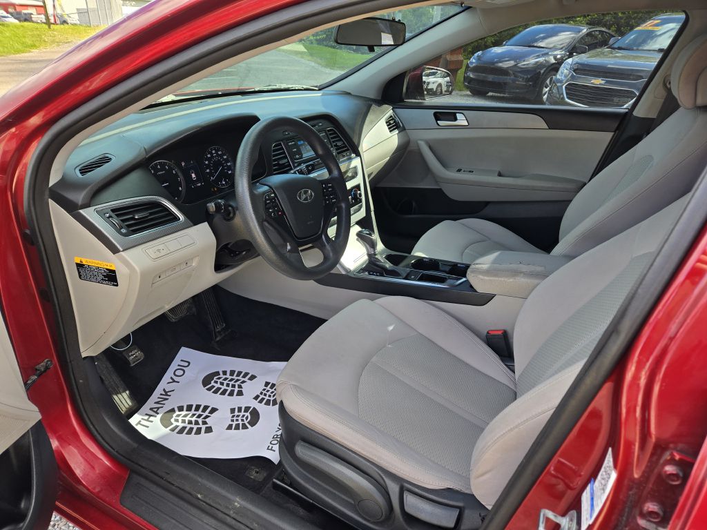 Photo 11 of this HYUNDAI SONATA