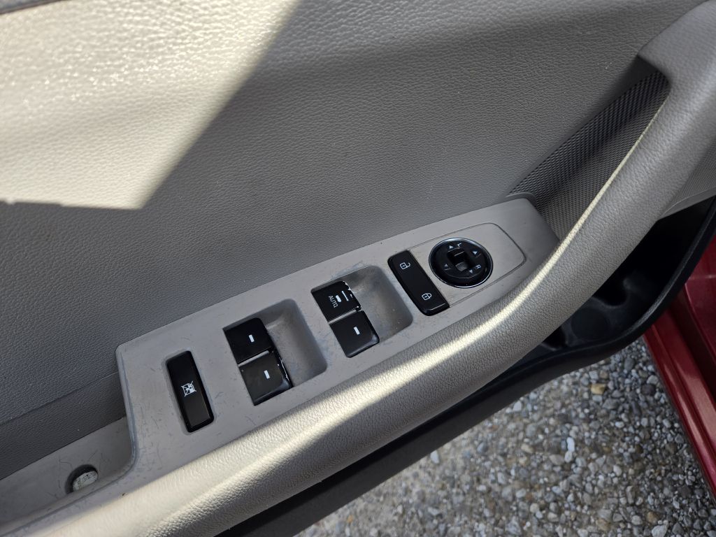 Photo 13 of this HYUNDAI SONATA