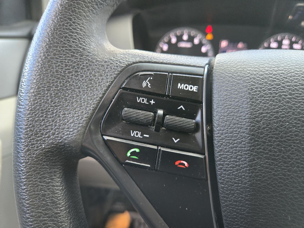Photo 16 of this HYUNDAI SONATA
