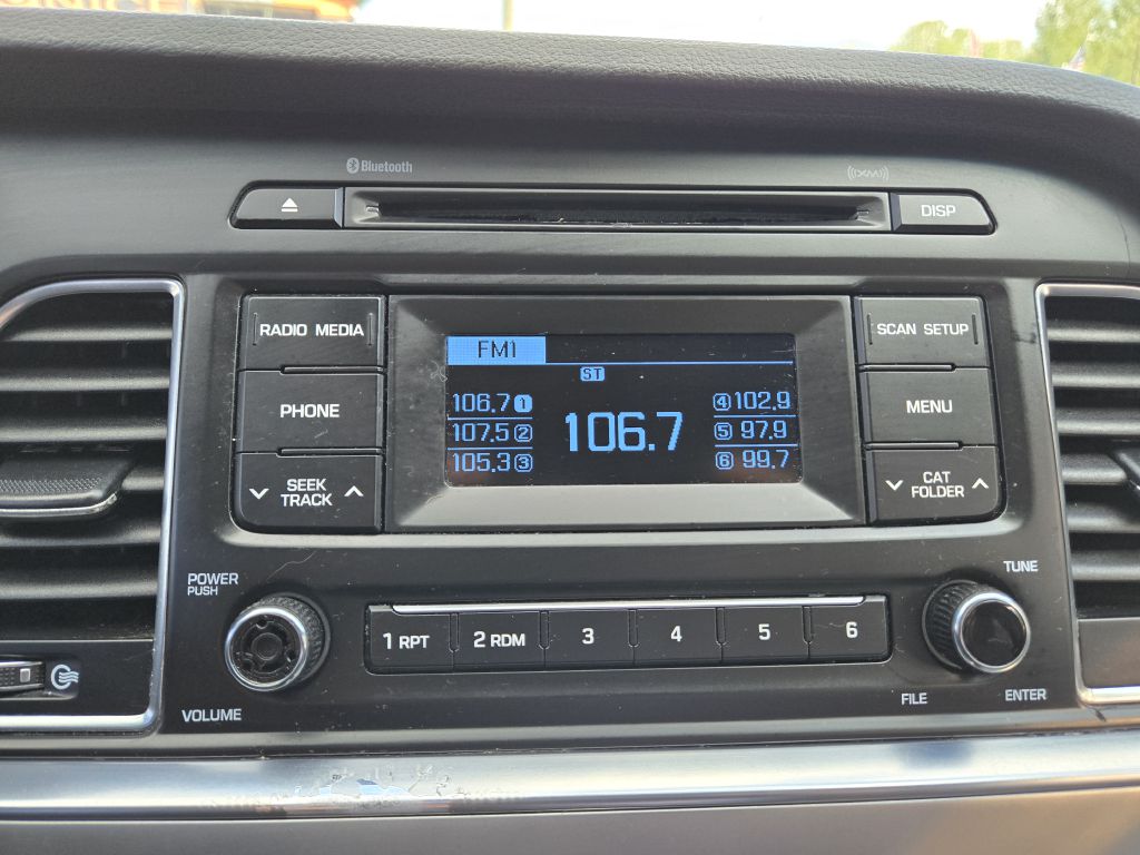 Photo 21 of this HYUNDAI SONATA