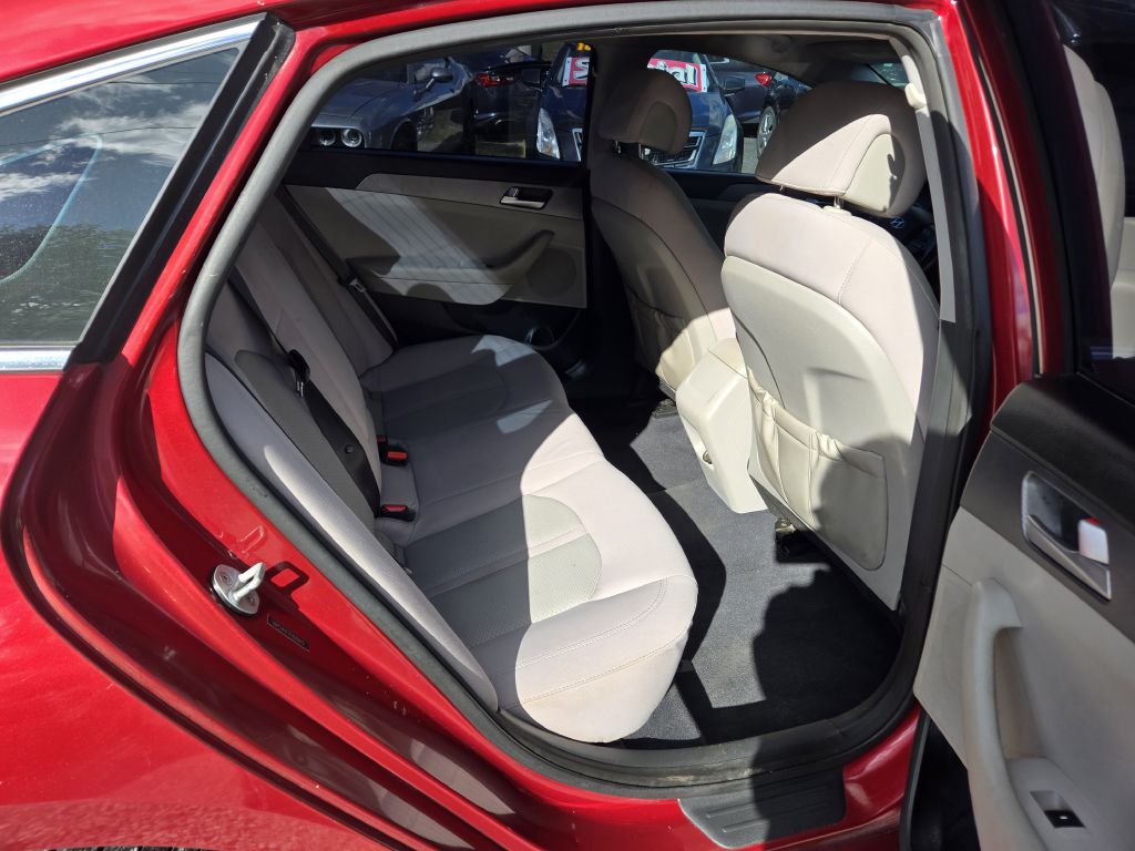 Photo 23 of this HYUNDAI SONATA