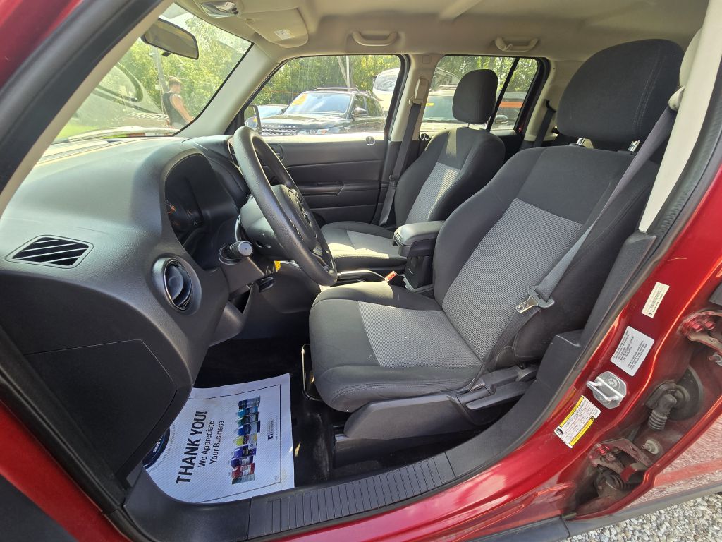 Photo 13 of this JEEP PATRIOT
