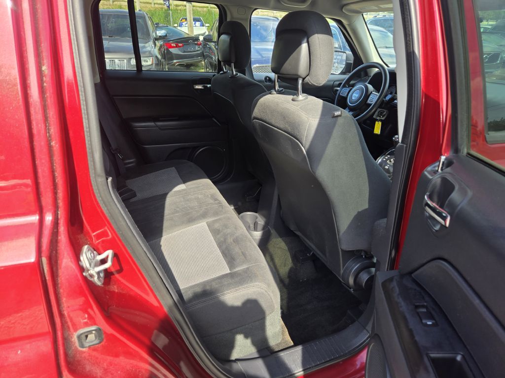 Photo 25 of this JEEP PATRIOT