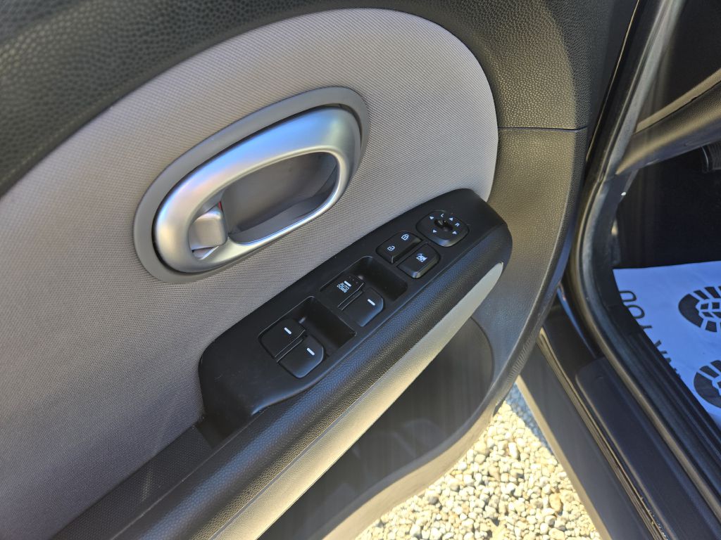 Photo 13 of this KIA SOUL