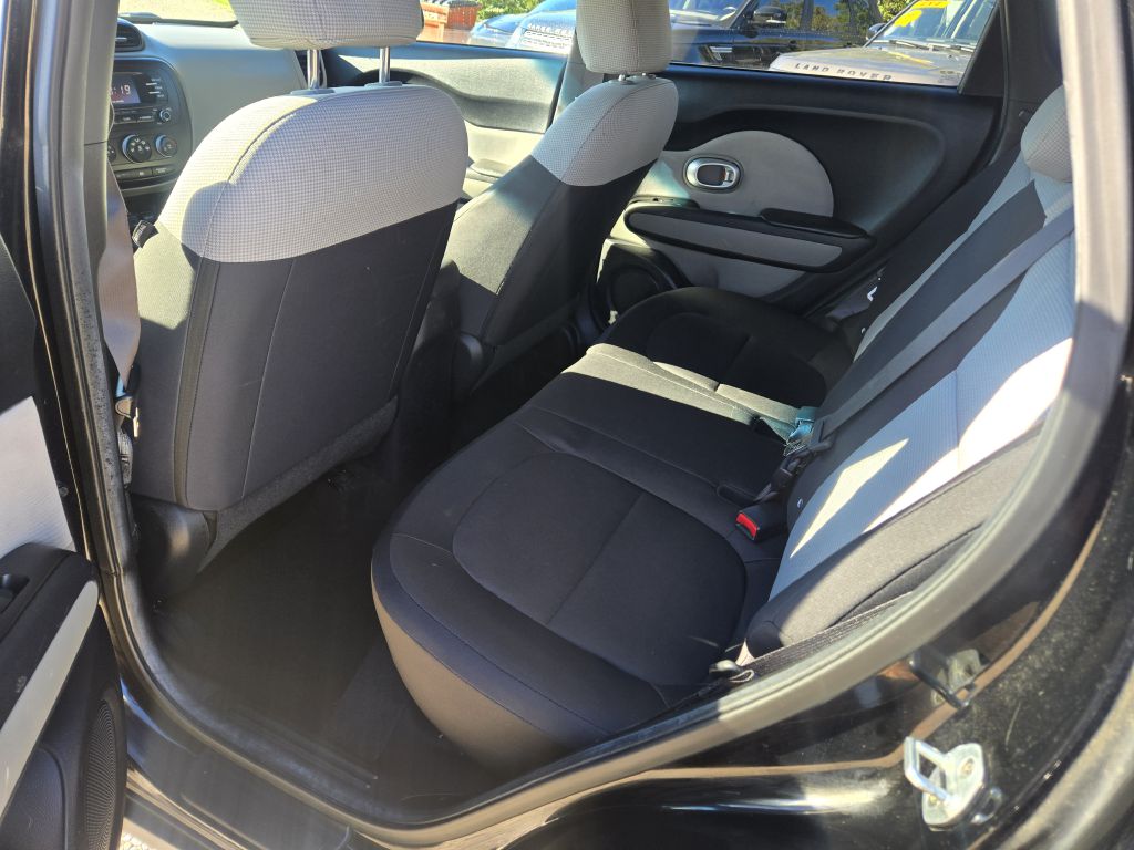 Photo 22 of this KIA SOUL