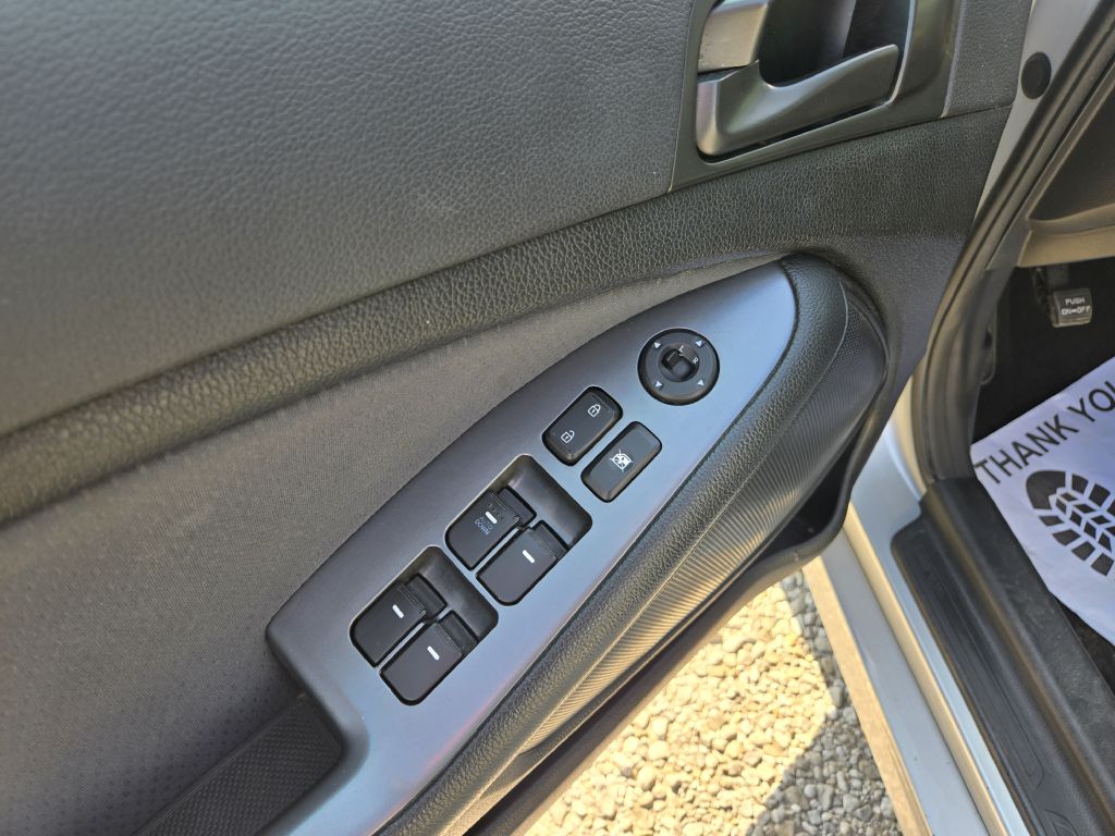 Photo 13 of this KIA OPTIMA