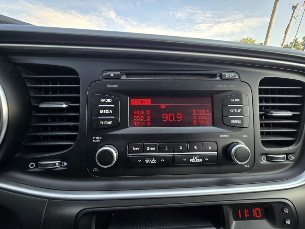 Photo 21 of this KIA OPTIMA