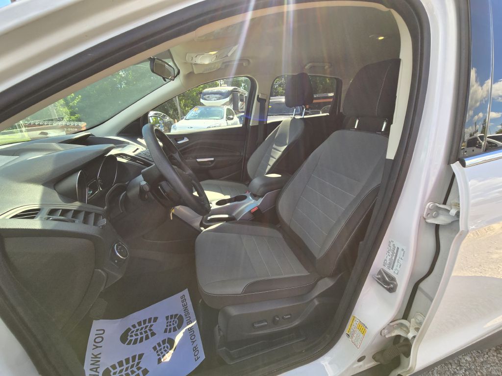 Photo 12 of this FORD ESCAPE