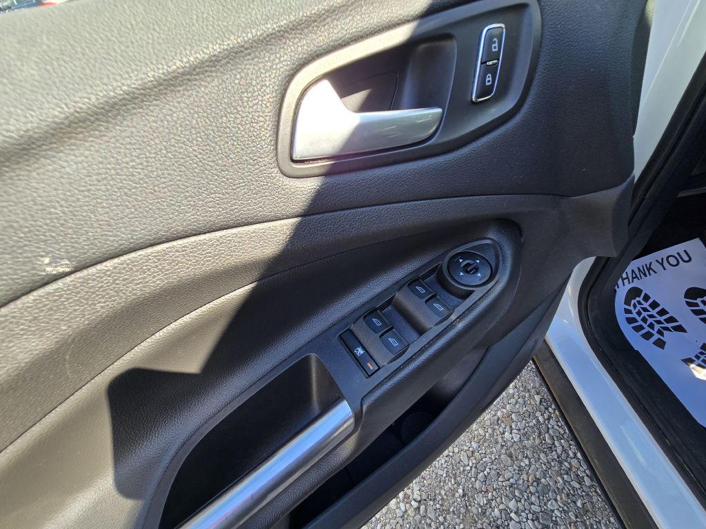 Photo 13 of this FORD ESCAPE