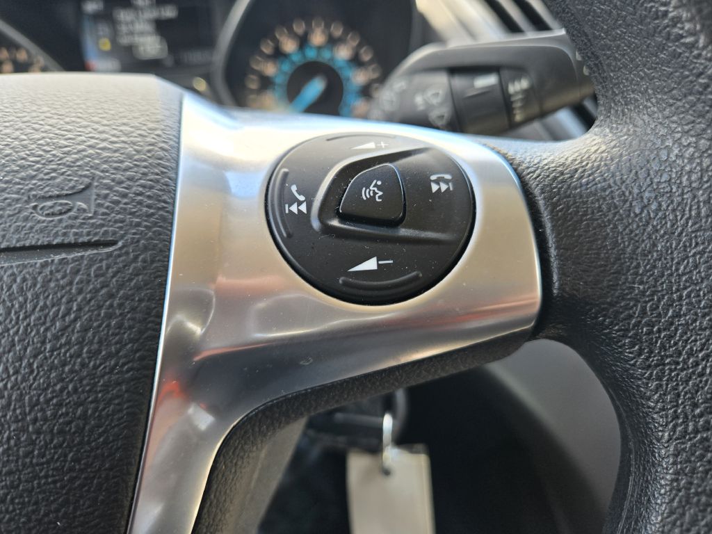 Photo 17 of this FORD ESCAPE