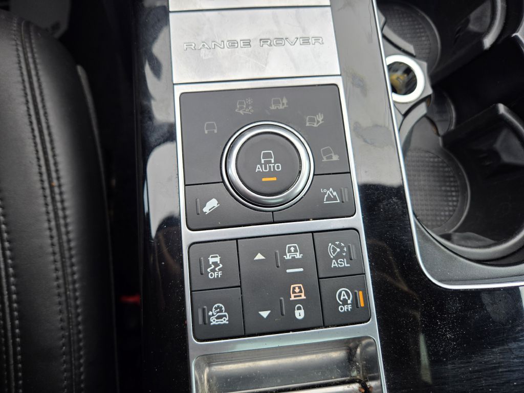 Photo 21 of this LAND ROVER RANGE ROVER