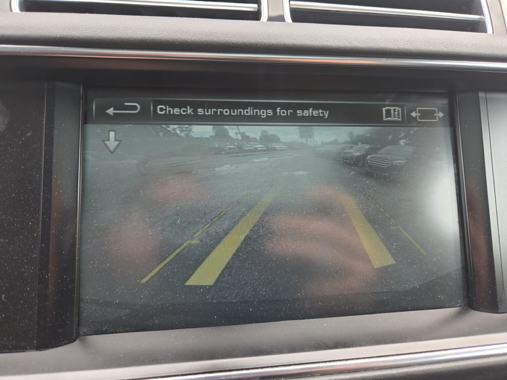 Photo 27 of this LAND ROVER RANGE ROVER
