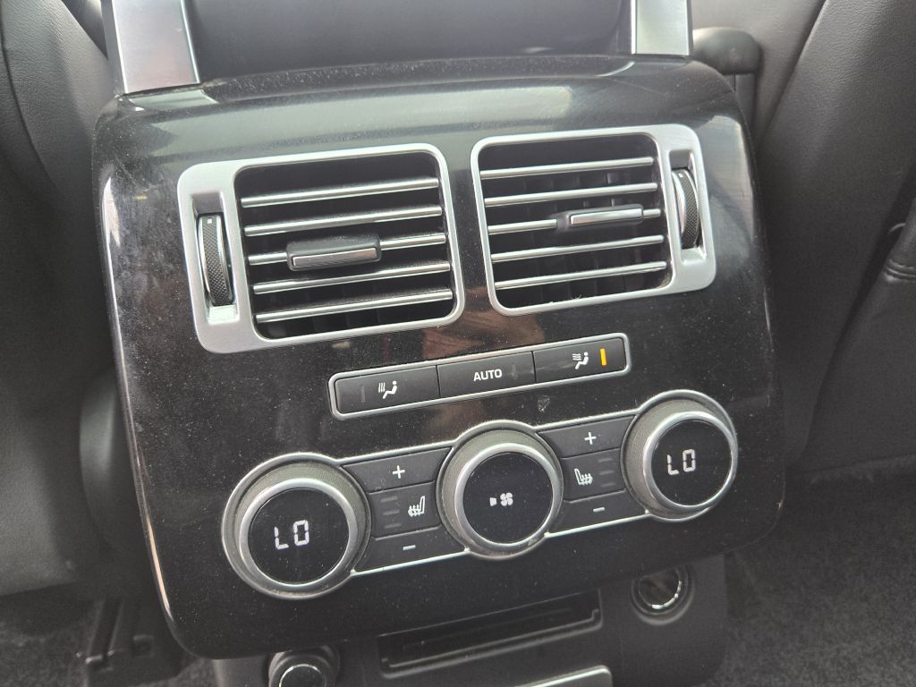 Photo 31 of this LAND ROVER RANGE ROVER